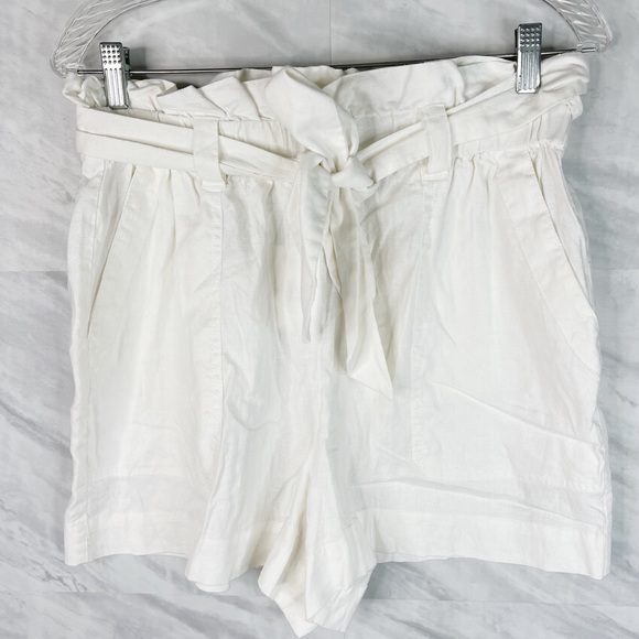 NEW Marine Layer Karleigh Belted White Shorts Medium - Picture 1 of 3